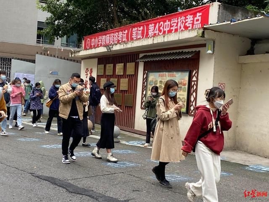 1.想咨询一下成都教师资格证每年什么时候考，想知道更准确，想知道朋友的指导，谢谢！