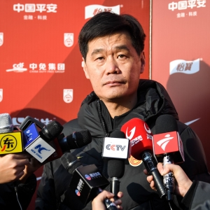 国足新帅李霄鹏：不知入籍球员能否回归，争取每次都进世界夸耀,炫耀 杯